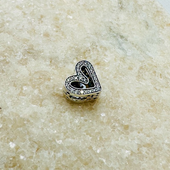 EUC Pandora 798692C01 Sterling Silver Sparkling Freehand Heart Charm w/ Clear CZ - Picture 9 of 16